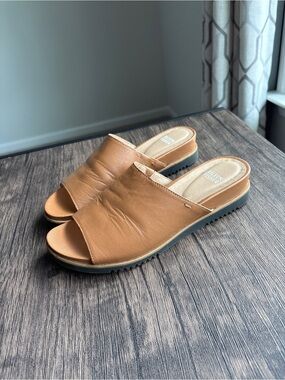 Eileen Fisher Leather Wedge Sandals in Tan